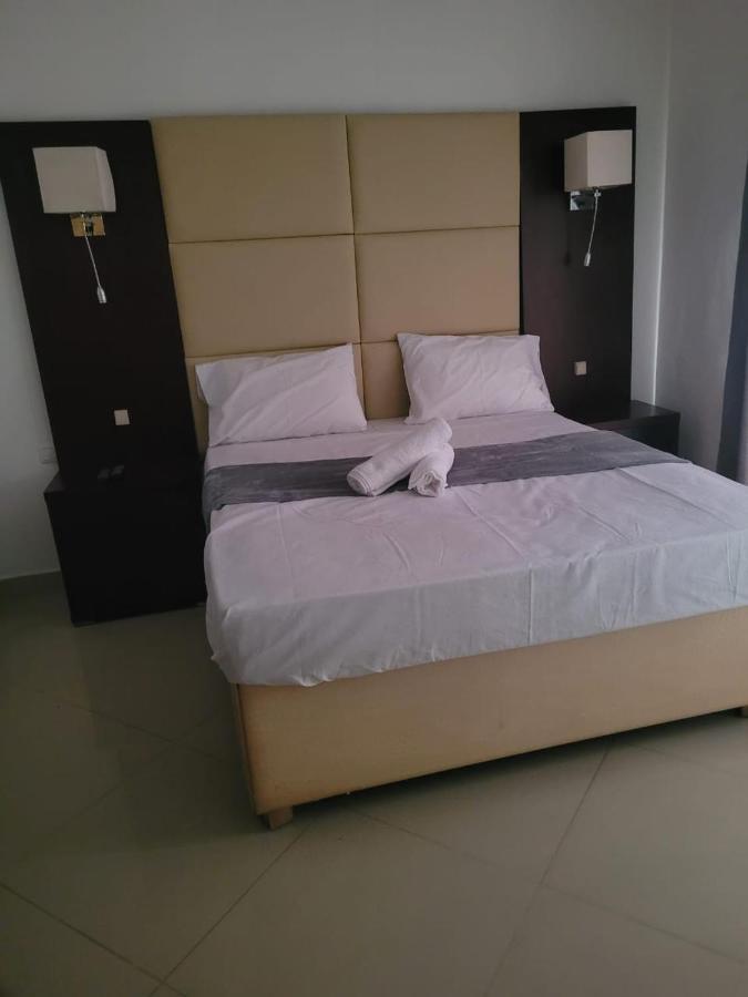 Guest House La Plaza Luanda Exterior photo